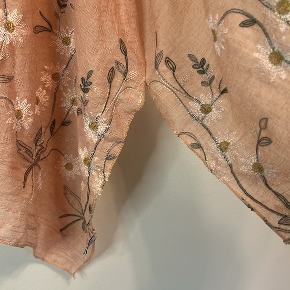 Daisy Peach Kimono - Picture 4 of 6